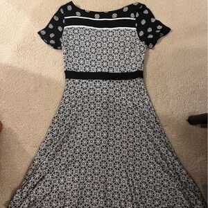 Women’s Loft black and white midi dress in size 4